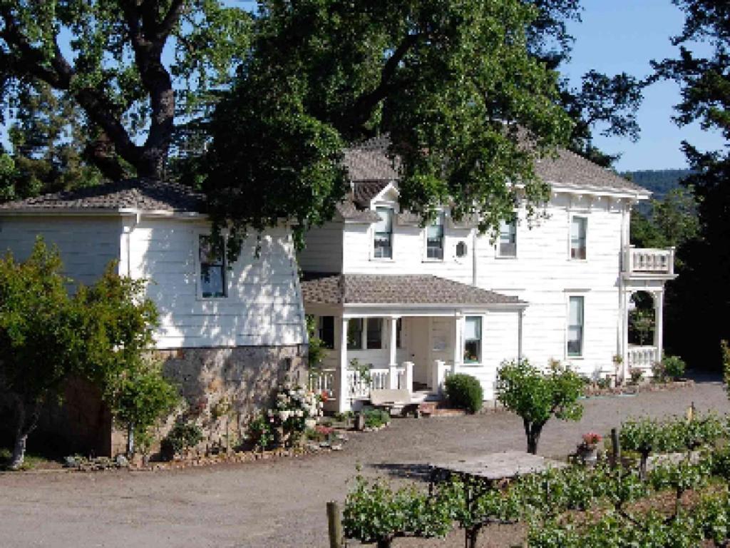 Inn At Salvestrin St. Helena Exterior photo